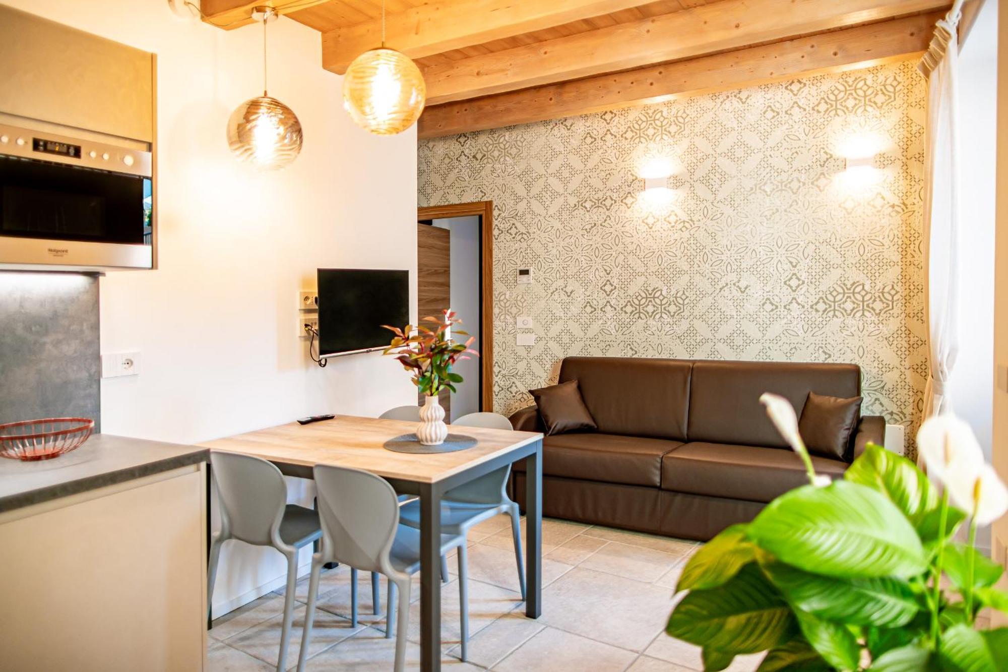 Garda Baldo Apartments_Vivaldi 토르볼레 외부 사진
