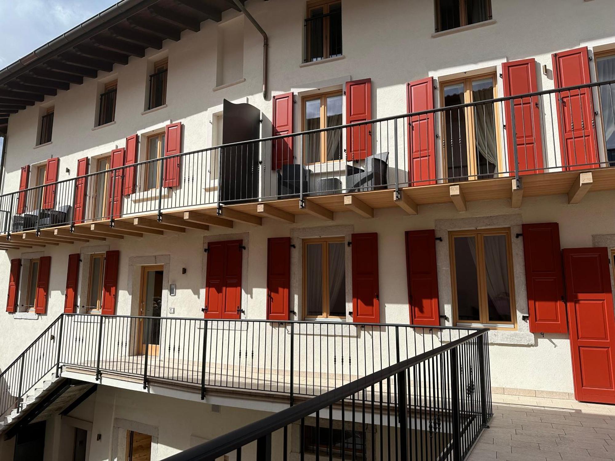 Garda Baldo Apartments_Vivaldi 토르볼레 외부 사진